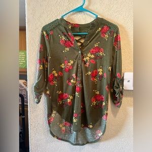 No Boundaries juniors XS green floral top